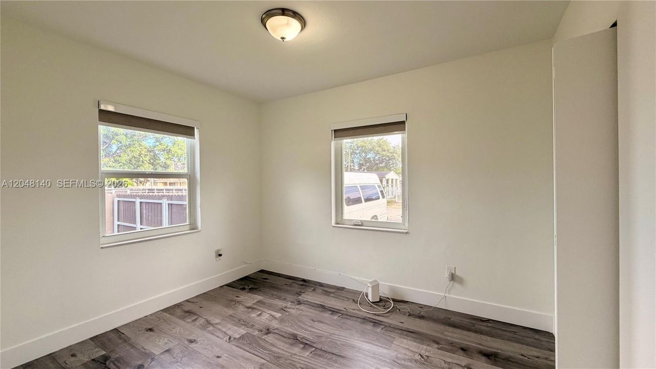 For Rent: $2,200 (2 beds, 1 baths, 794 Square Feet)