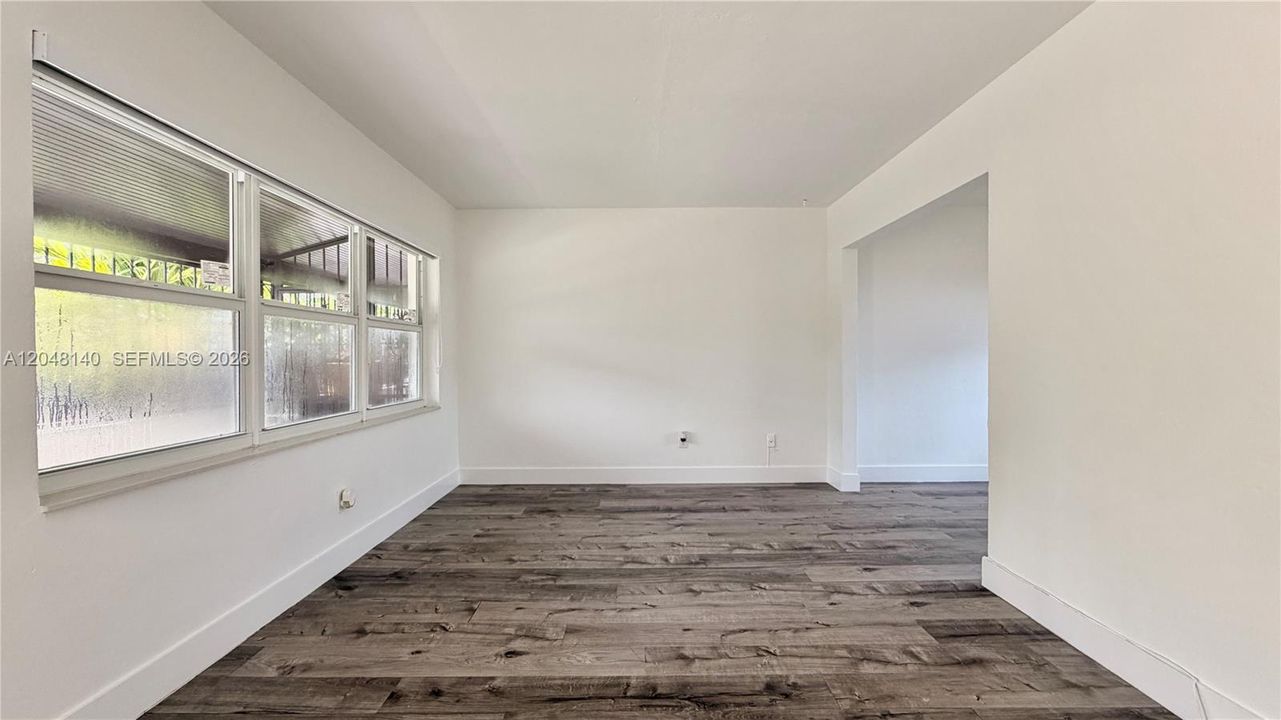 For Rent: $2,200 (2 beds, 1 baths, 794 Square Feet)