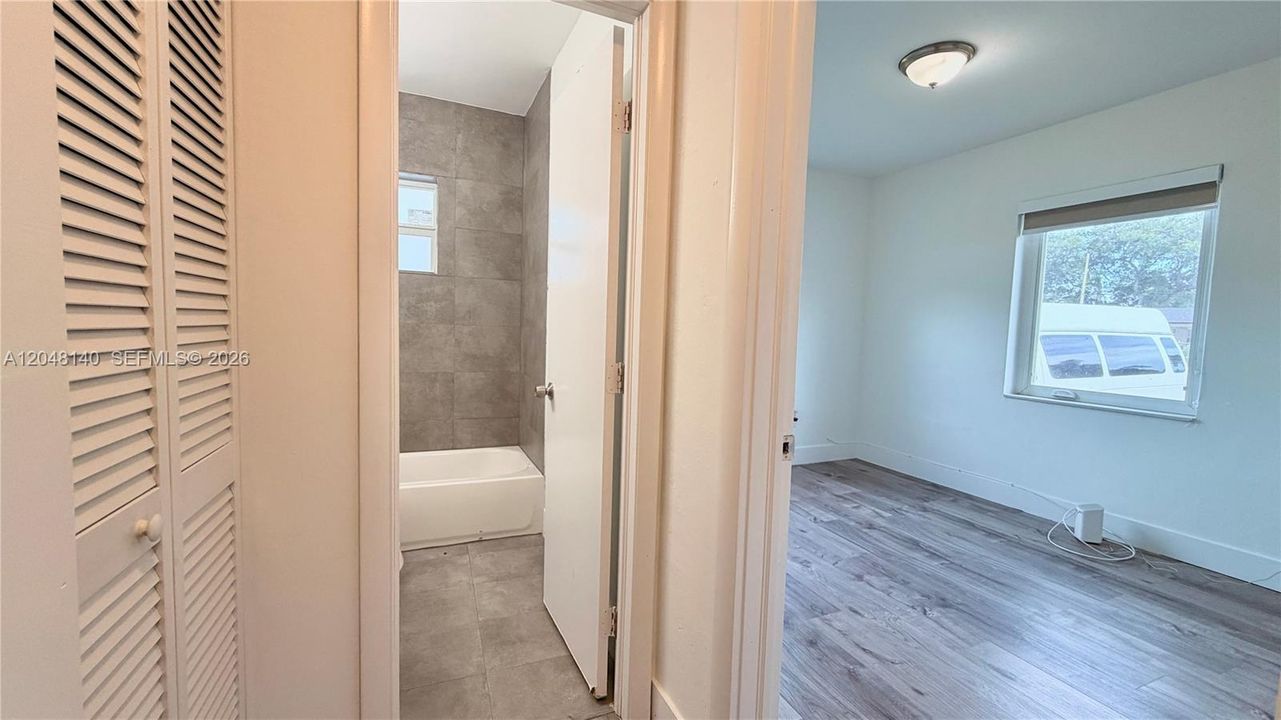 For Rent: $2,200 (2 beds, 1 baths, 794 Square Feet)