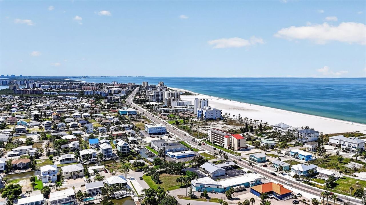En Venta: $800,000 (0.11 acres)
