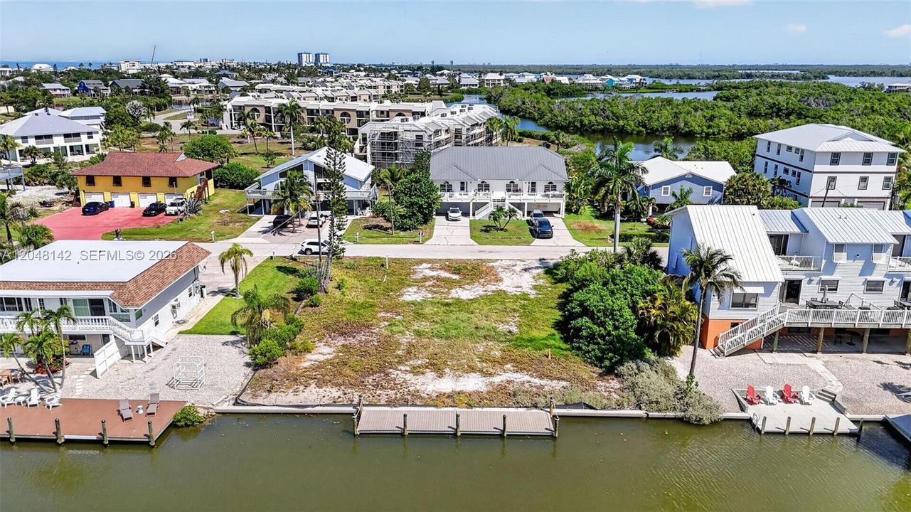 En Venta: $800,000 (0.11 acres)