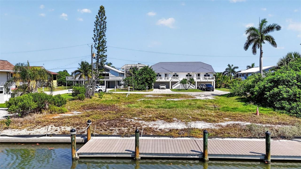 En Venta: $800,000 (0.11 acres)