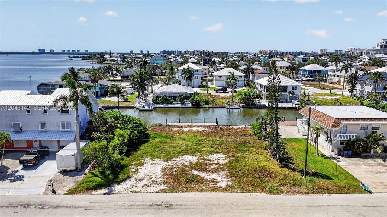 En Venta: $800,000 (0.11 acres)