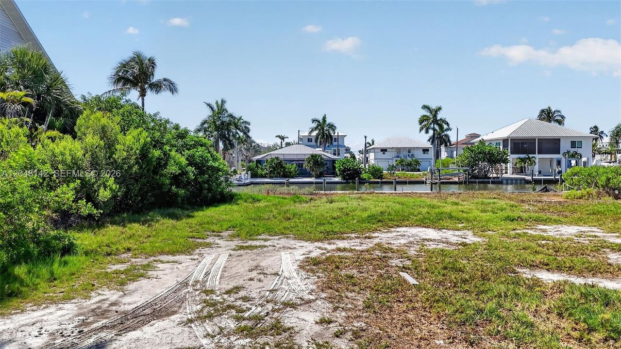 En Venta: $800,000 (0.11 acres)