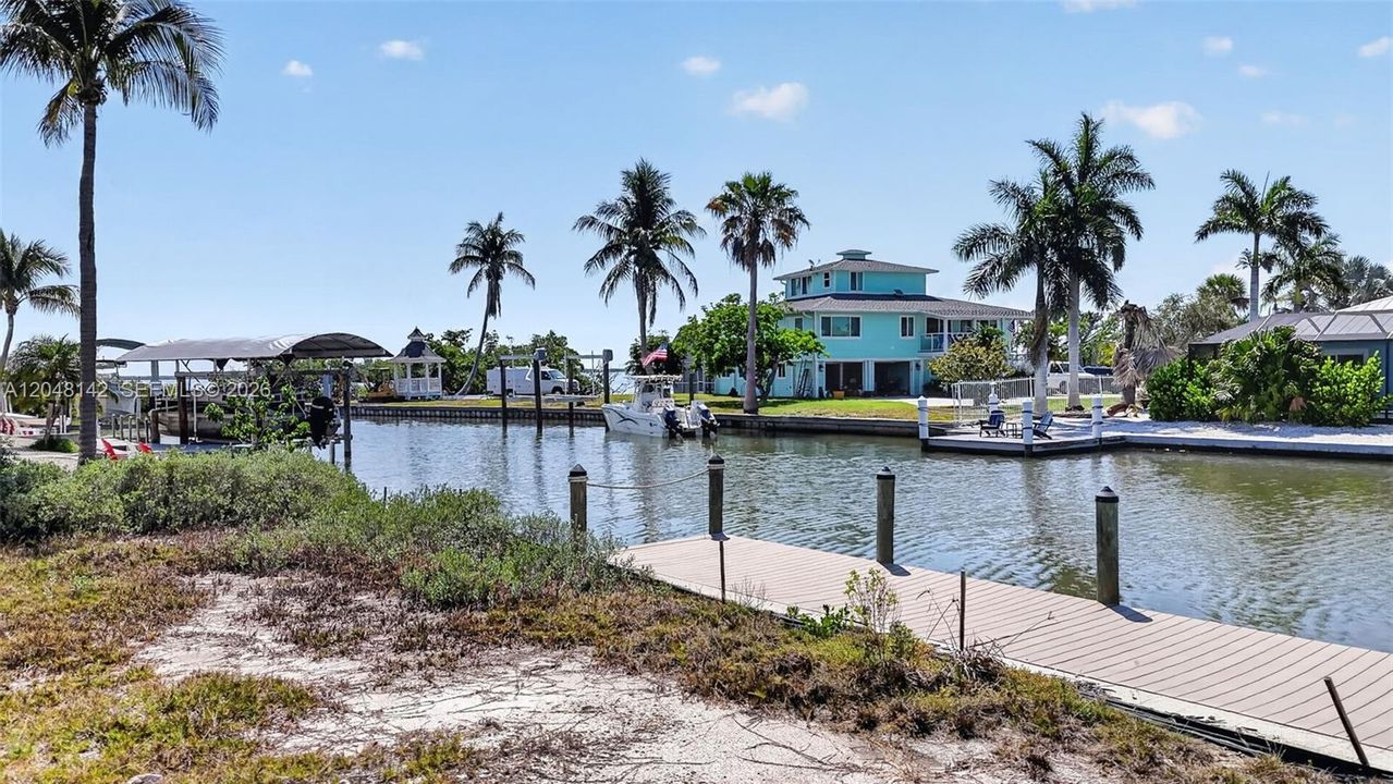 En Venta: $800,000 (0.11 acres)