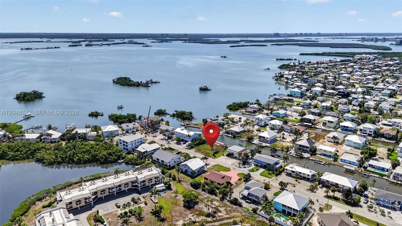 En Venta: $800,000 (0.11 acres)