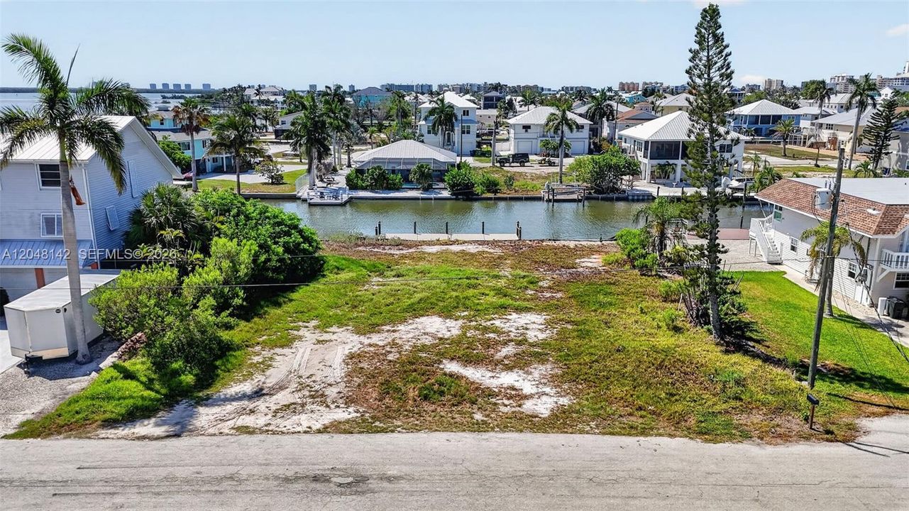 En Venta: $800,000 (0.11 acres)