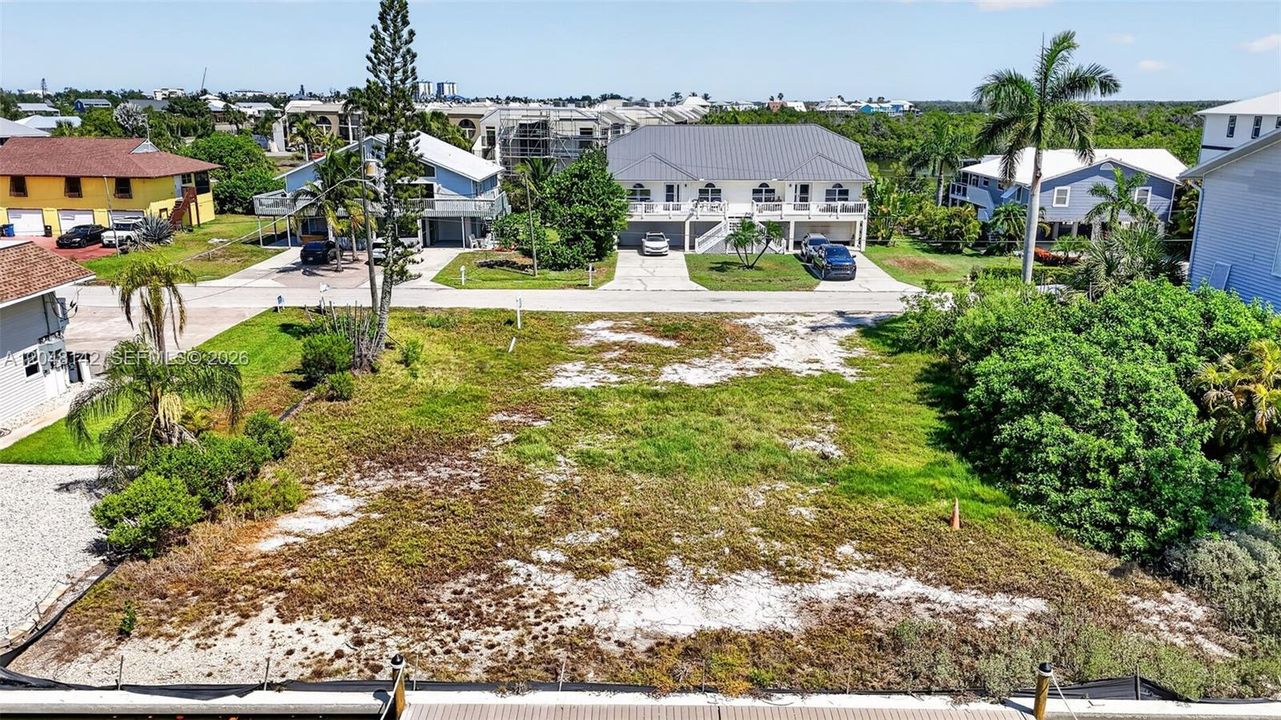 En Venta: $800,000 (0.11 acres)