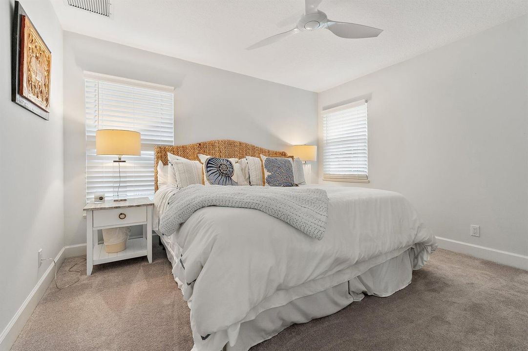 093-8565SEPalmSt-HobeSound-SMALL