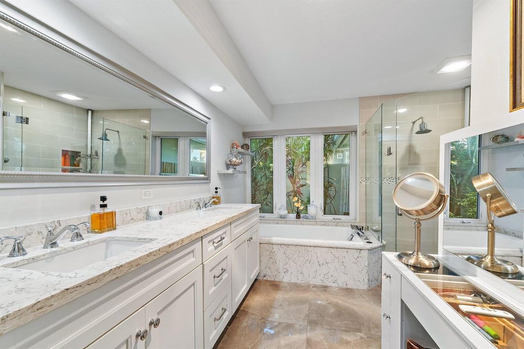 085-8565SEPalmSt-HobeSound-SMALL
