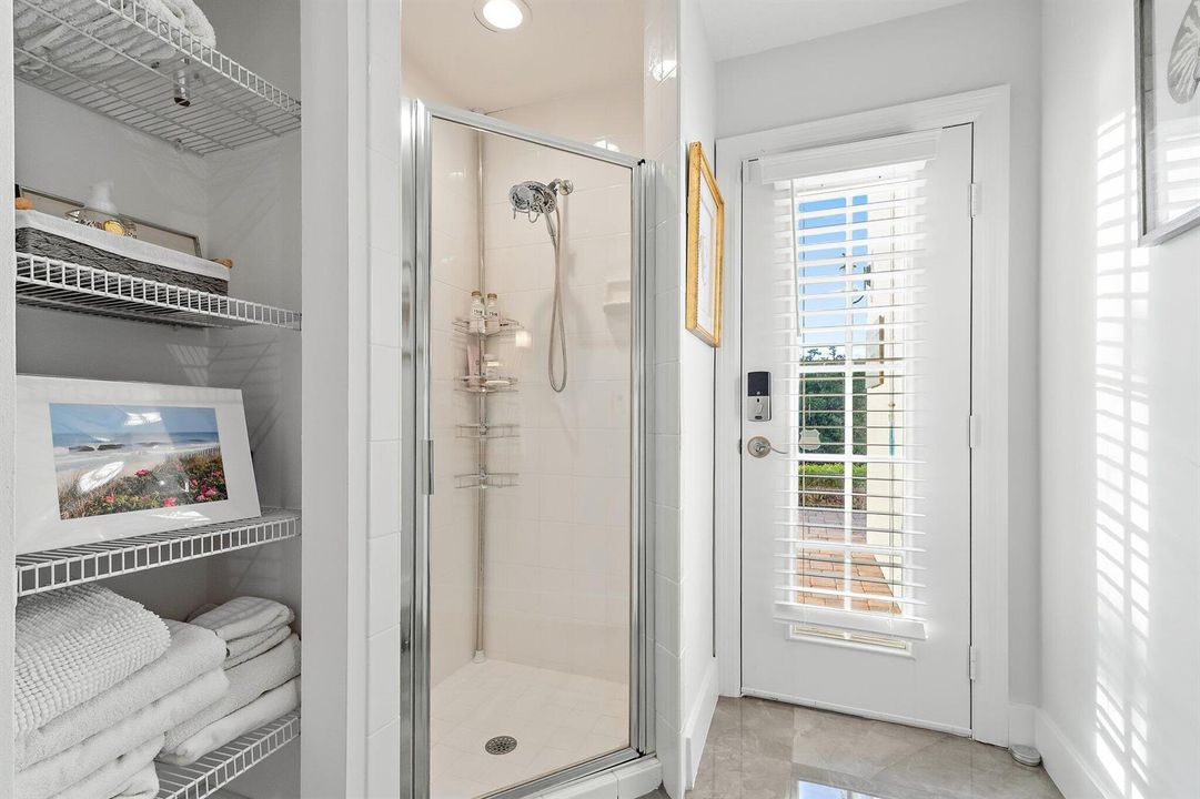 078-8565SEPalmSt-HobeSound-SMALL