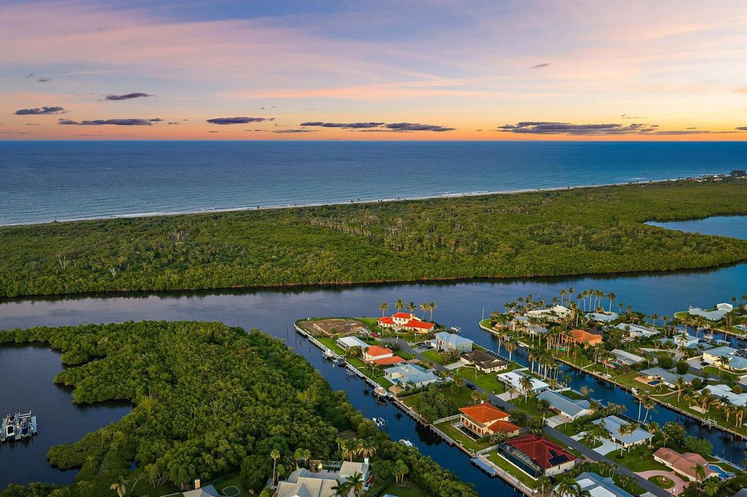125-8565SEPalmSt-HobeSound-SMALL