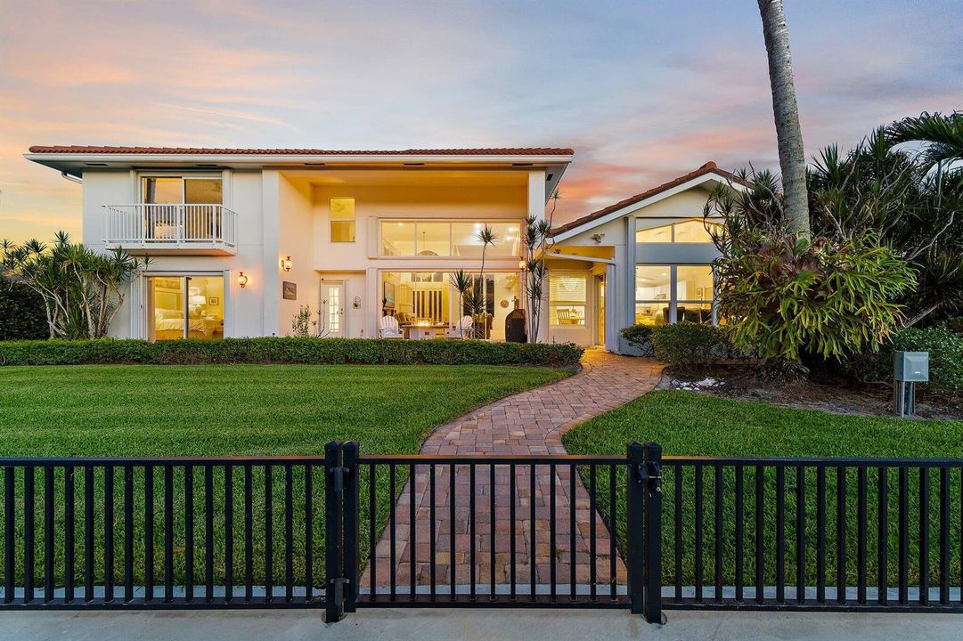 144-8565SEPalmSt-HobeSound-SMALL