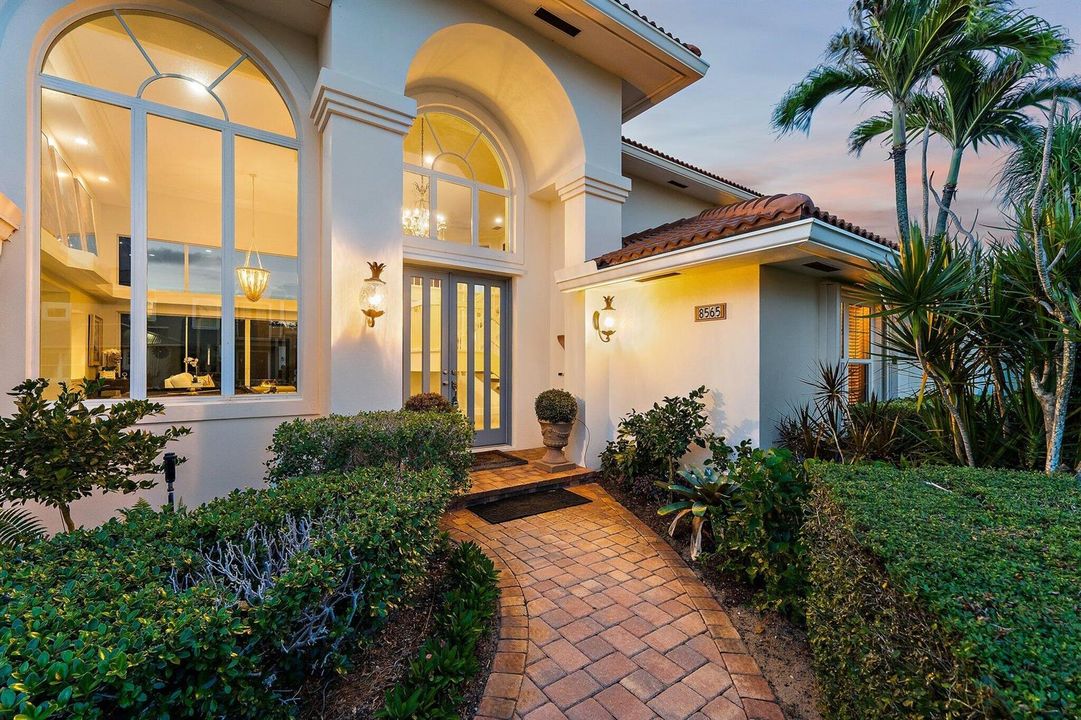132-8565SEPalmSt-HobeSound-SMALL