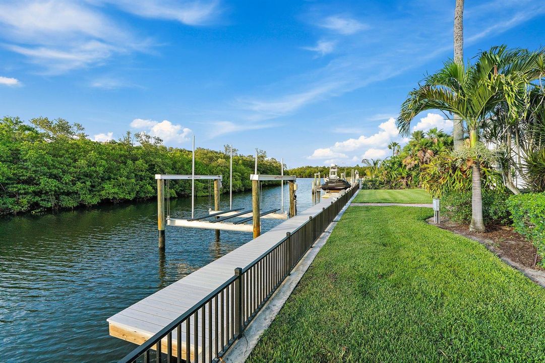 047-8565SEPalmSt-HobeSound-SMALL