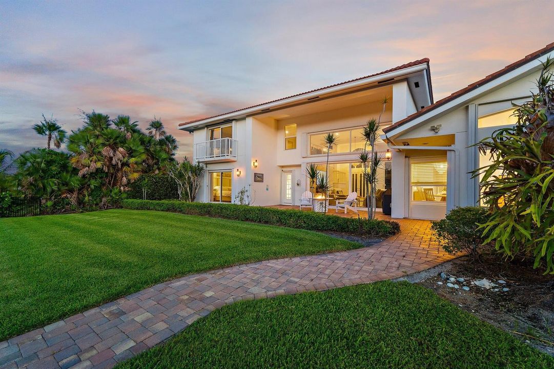 141-8565SEPalmSt-HobeSound-SMALL