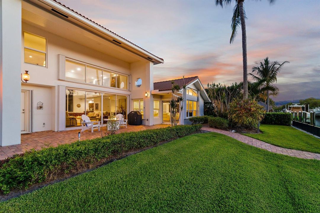 140-8565SEPalmSt-HobeSound-SMALL