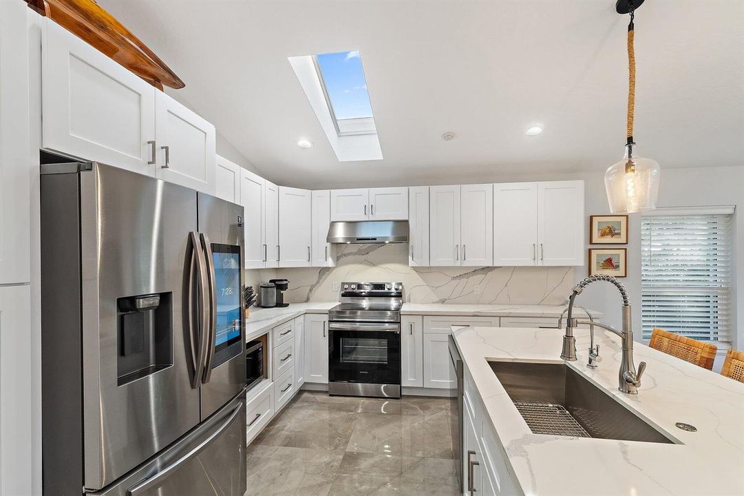 067-8565SEPalmSt-HobeSound-SMALL