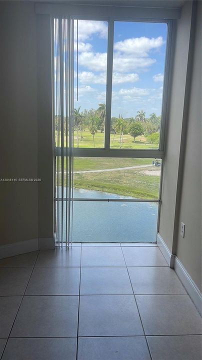 For Rent: $2,150 (2 beds, 2 baths, 960 Square Feet)