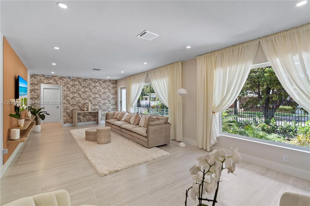 For Rent: $11,000 (4 beds, 4 baths, 2150 Square Feet)