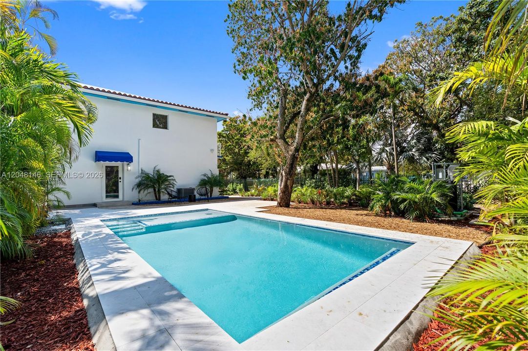 For Rent: $11,000 (4 beds, 4 baths, 2150 Square Feet)