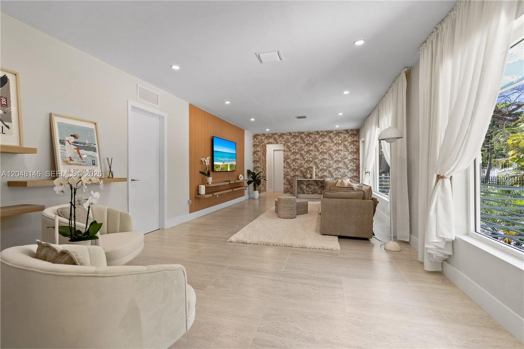 For Rent: $11,000 (4 beds, 4 baths, 2150 Square Feet)