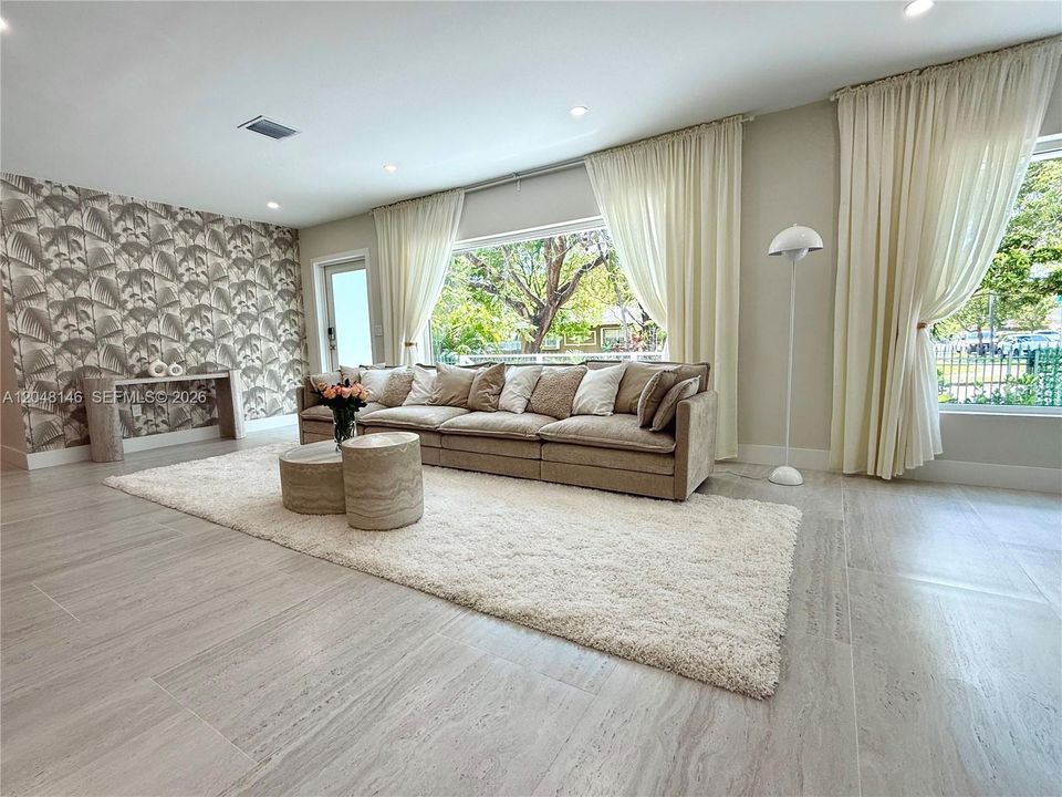 For Rent: $11,000 (4 beds, 4 baths, 2150 Square Feet)
