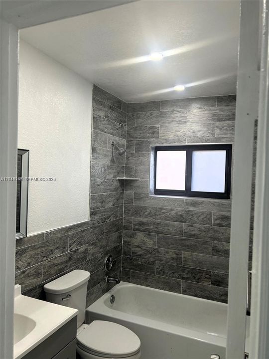 For Rent: $1,895 (2 beds, 2 baths, 806 Square Feet)