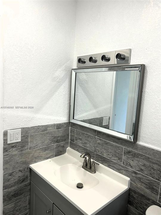 For Rent: $1,895 (2 beds, 2 baths, 806 Square Feet)