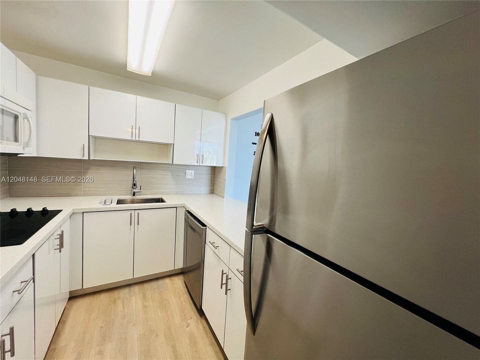 For Rent: $2,500 (2 beds, 2 baths, 1050 Square Feet)