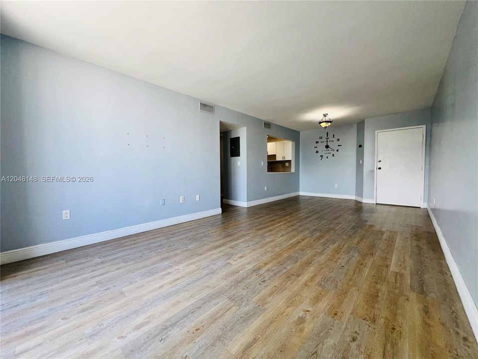 For Rent: $2,500 (2 beds, 2 baths, 1050 Square Feet)