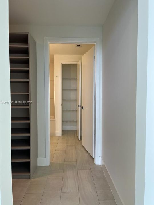 В аренду: $3,350 (2 спален, 2 ванн, 1026 Квадратных фут)