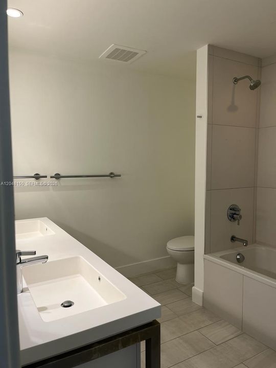 В аренду: $3,350 (2 спален, 2 ванн, 1026 Квадратных фут)