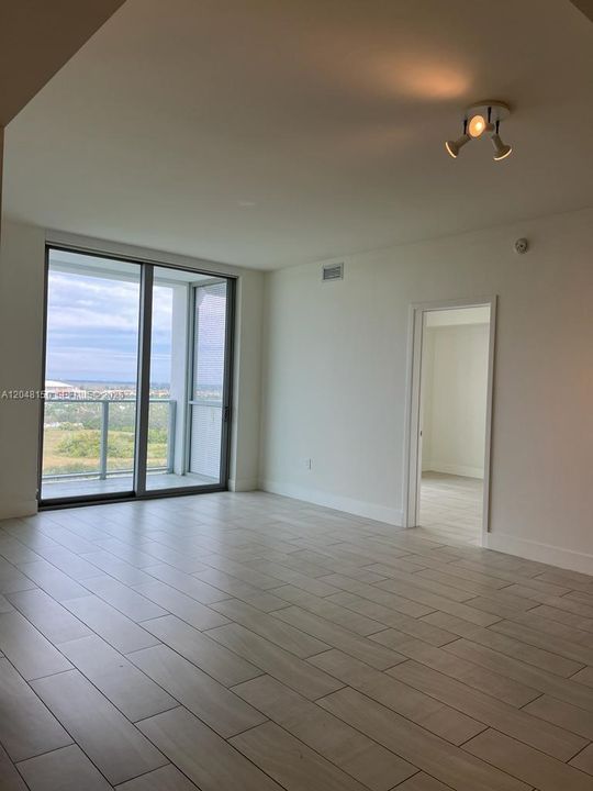 В аренду: $3,350 (2 спален, 2 ванн, 1026 Квадратных фут)