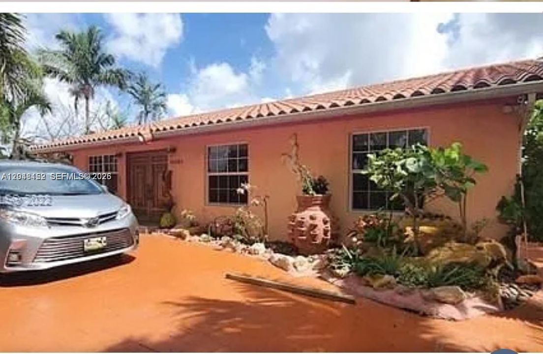 For Sale: $850,000 (4 beds, 2 baths, 2142 Square Feet)