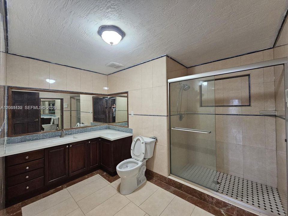 For Sale: $850,000 (4 beds, 2 baths, 2142 Square Feet)
