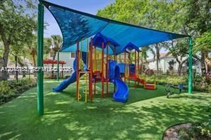 For Rent: $3,500 (3 beds, 2 baths, 1443 Square Feet)