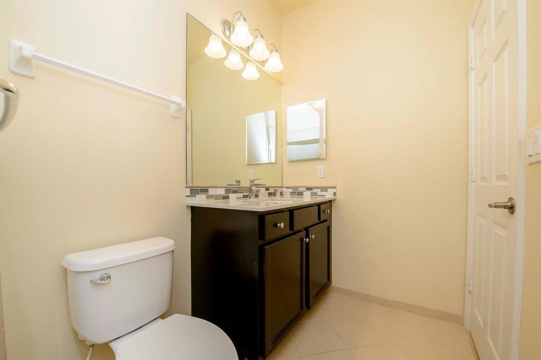 12- 2nd Bathroom (2)