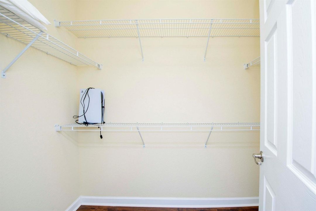 10- Master walking closet (1)