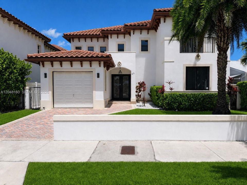 For Sale: $2,995,000 (4 beds, 4 baths, 3462 Square Feet)