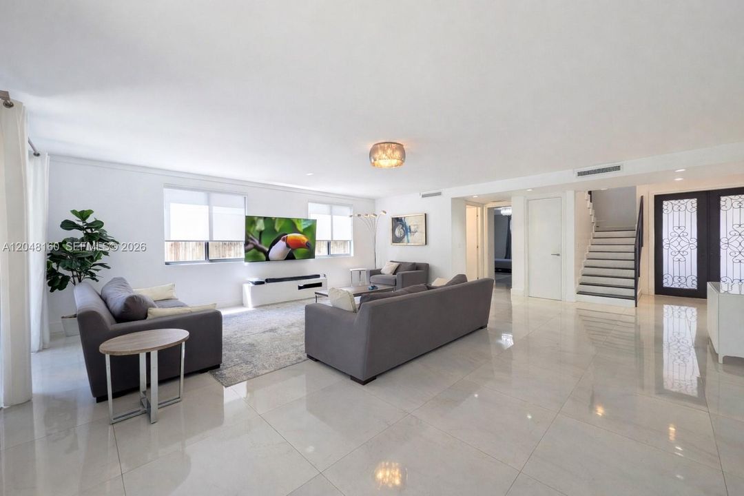 For Sale: $2,995,000 (4 beds, 4 baths, 3462 Square Feet)
