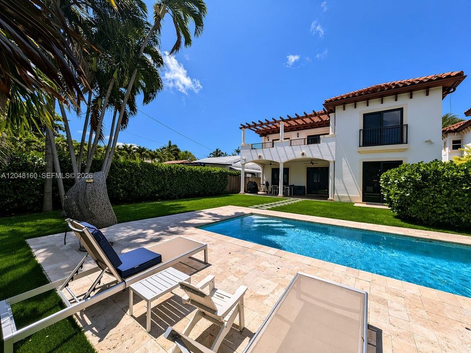 For Sale: $2,995,000 (4 beds, 4 baths, 3462 Square Feet)