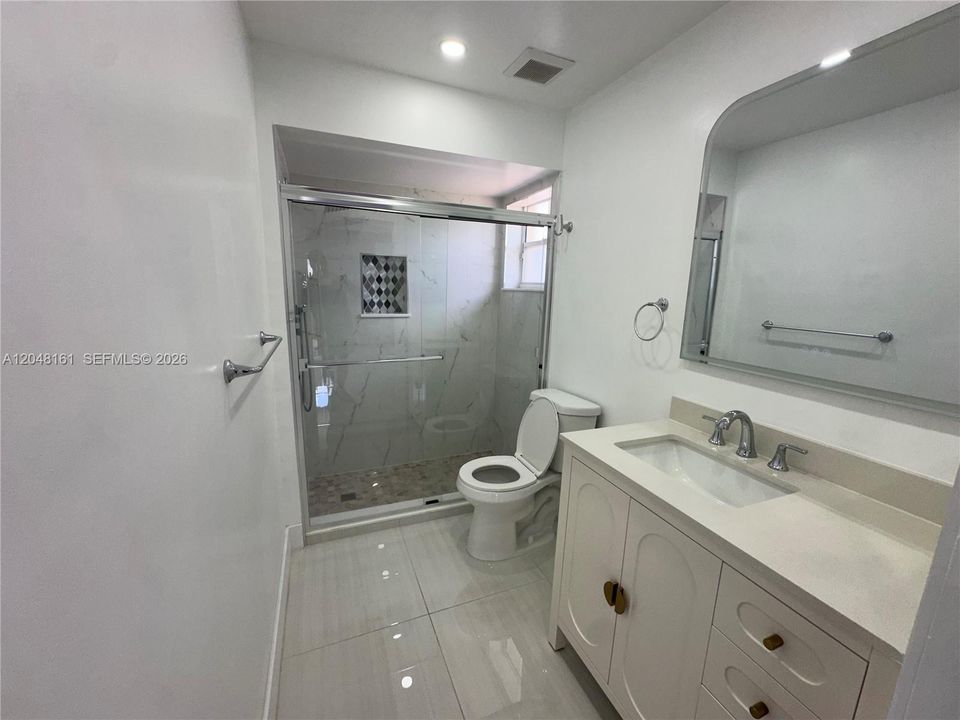 For Rent: $2,600 (2 beds, 2 baths, 840 Square Feet)