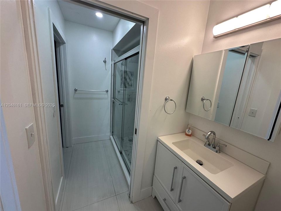 For Rent: $2,600 (2 beds, 2 baths, 840 Square Feet)