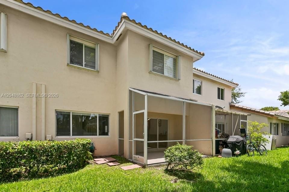 For Sale: $525,000 (3 beds, 2 baths, 1633 Square Feet)