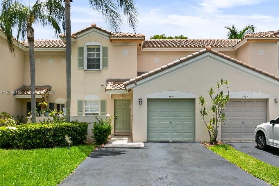 For Sale: $525,000 (3 beds, 2 baths, 1633 Square Feet)