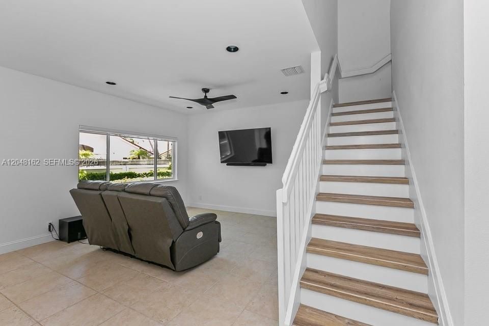 For Sale: $525,000 (3 beds, 2 baths, 1633 Square Feet)