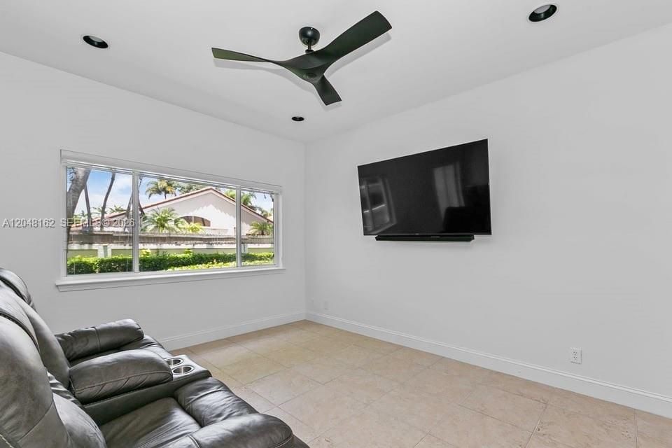 For Sale: $525,000 (3 beds, 2 baths, 1633 Square Feet)