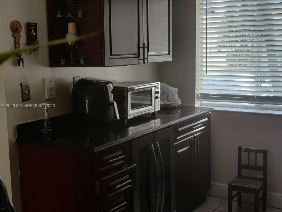 For Rent: $2,800 (3 beds, 2 baths, 1319 Square Feet)