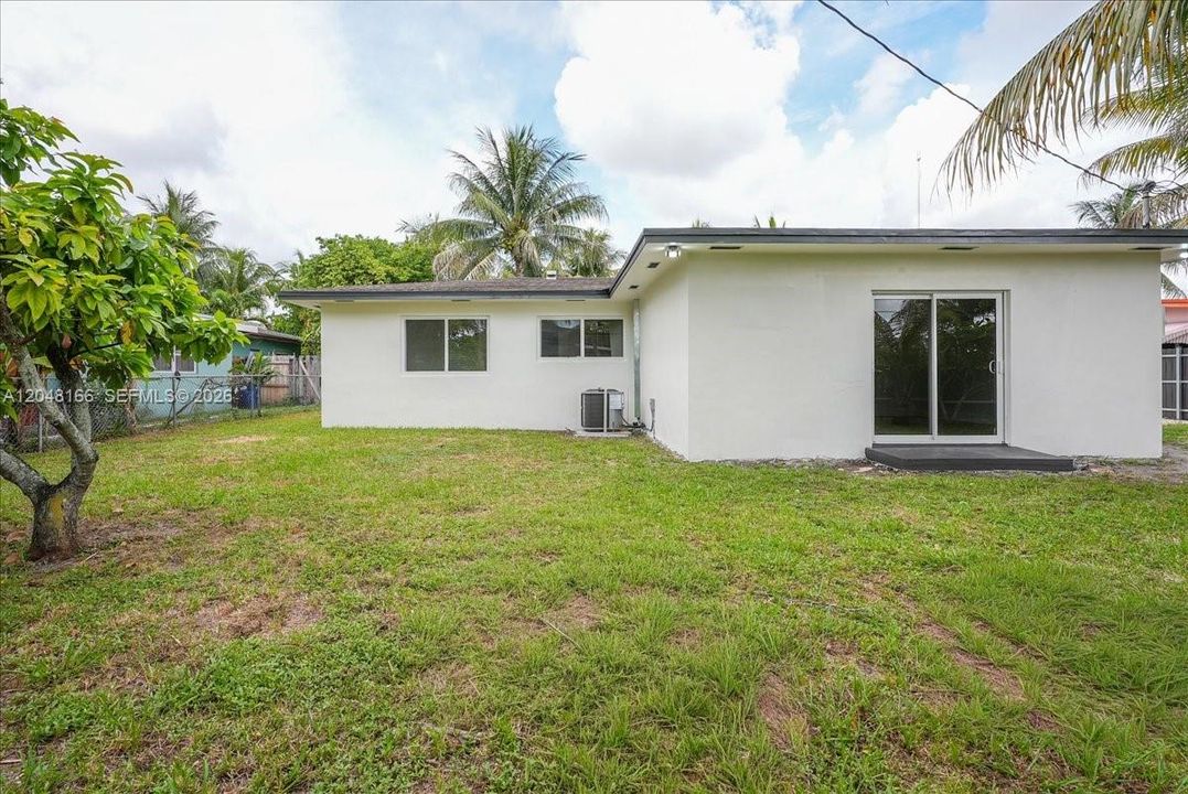En Venta: $589,900 (3 camas, 2 baños, 1429 Pies cuadrados)
